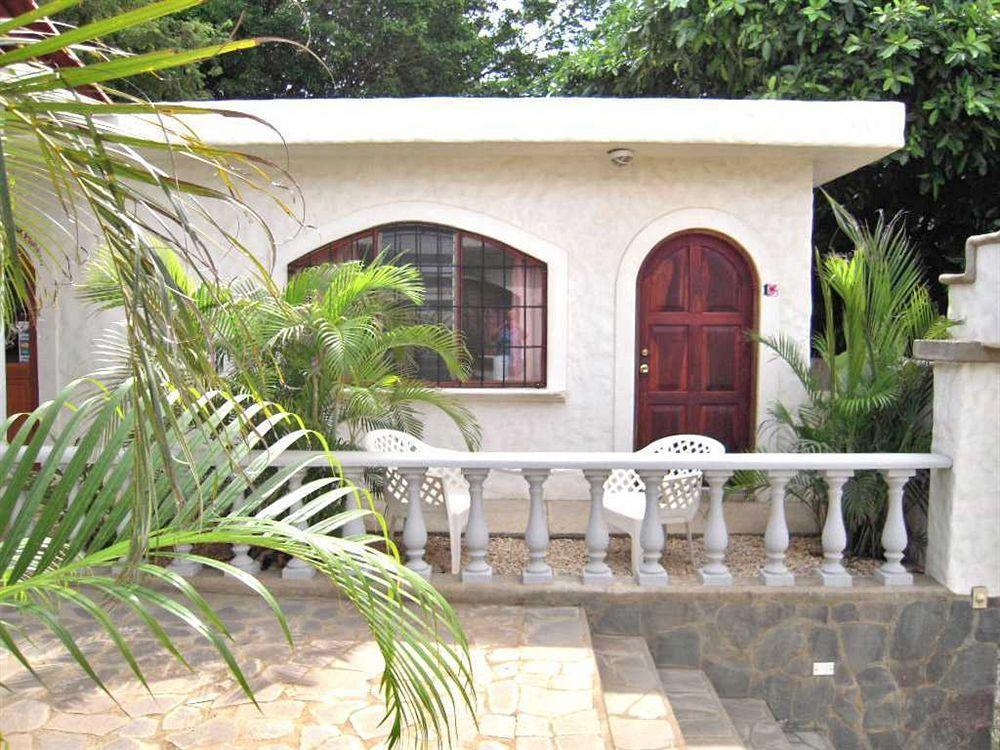 Hotel Flores (Adults Only) Tamarindo Esterno foto